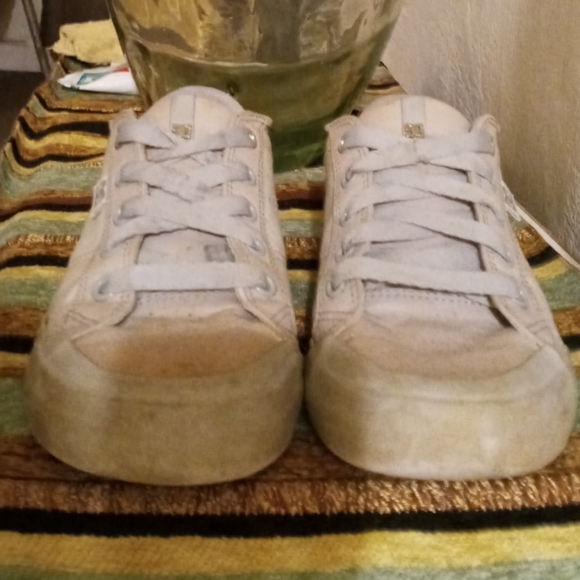 DC size 9 but fits more like an 8-8.5w - Picture 3 of 4